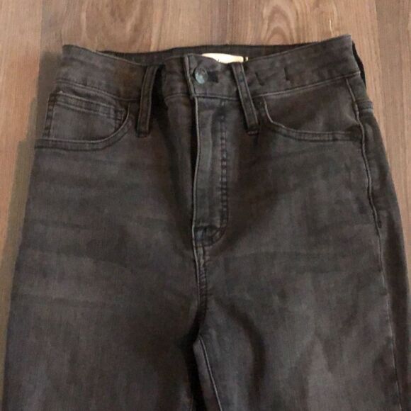 MADEWELL CURVY HIGH RISE SKINNY JEAN IN BLACK SEA- FADED GRAY WASH SIZE 24 - Picture 4 of 10
